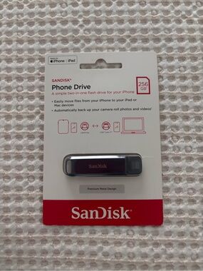 SanDisk Red and Silver USB Flash Drive Pack